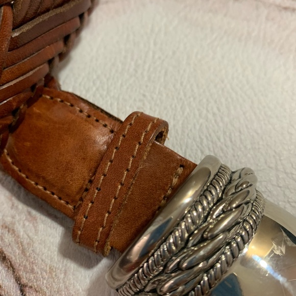 ANN TAYLOR WOMENS SMALL BELT BROWN GENUINE LEATHER SILVER BUCKLE. - Picture 2 of 5
